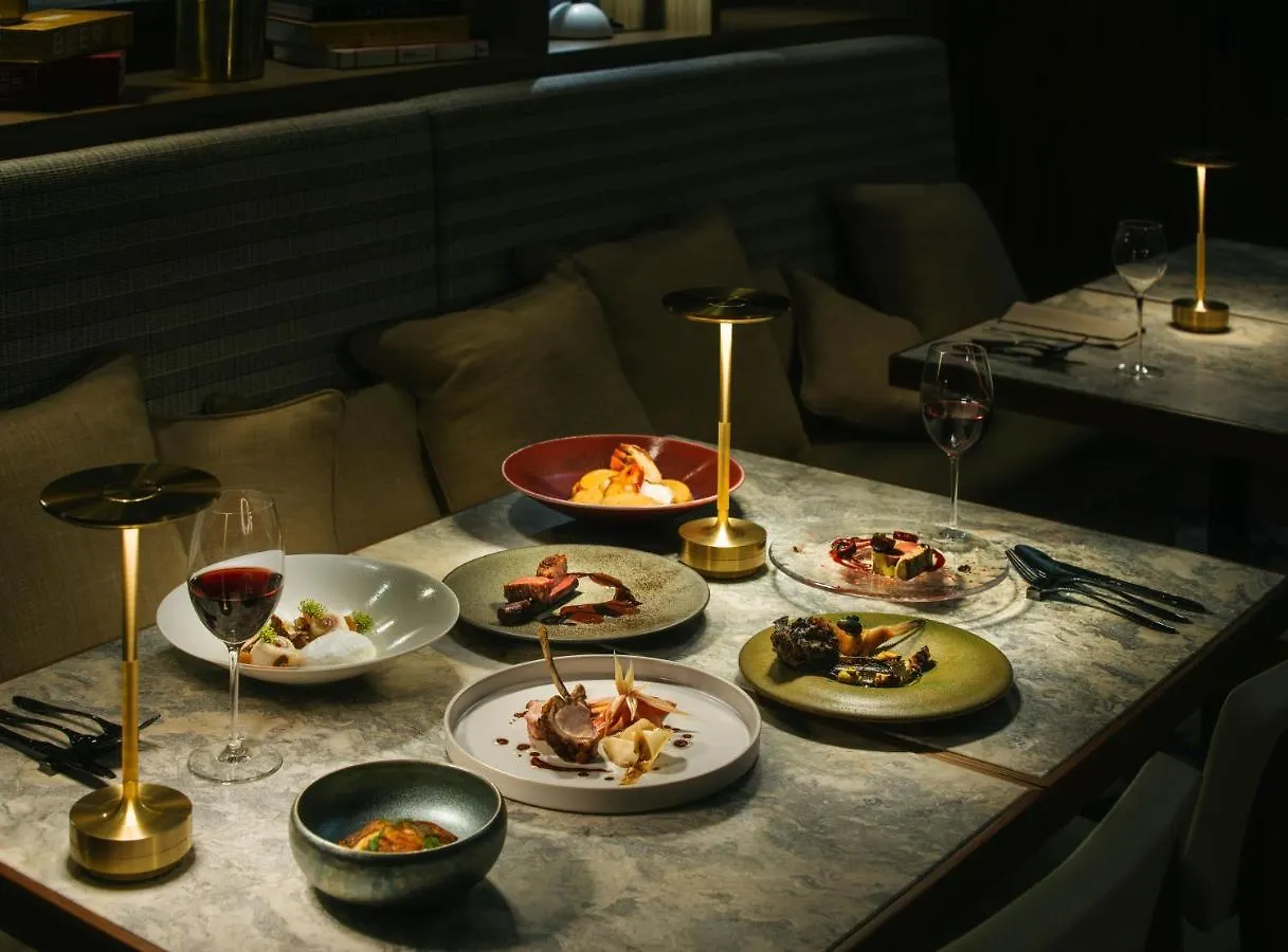 Zentis Osaka Hotel 5*,